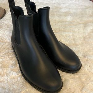 Womens rain boots